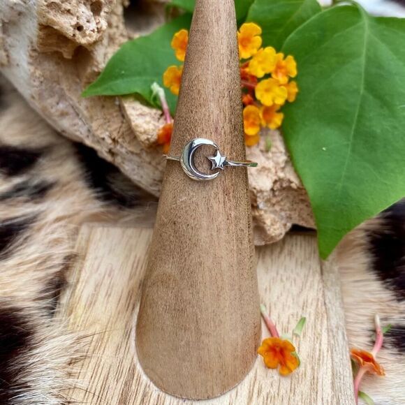 Sterling silver Moon And Star Toe Ring Midi Ring - Picture 3 of 5